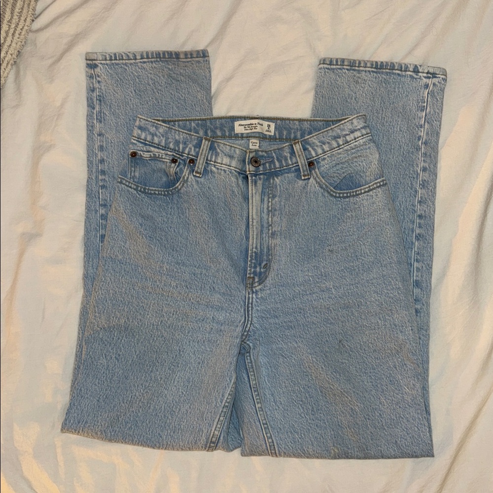 Abercrombie and Fitch 90’s Straight Ultra High Rise Jean. 6Long